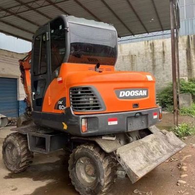 Gebrauchtes Mini-Radbagger Digger DOOSAN DH60 Gebrauchtbagger 5550 kg