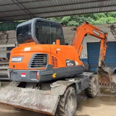 Gebrauchtes Mini-Radbagger Digger DOOSAN DH60 Gebrauchtbagger 5550 kg