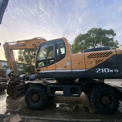 Hyundai 210W-9 Gebrauchtradbagger Hyundai Baumaschinen 20560kg