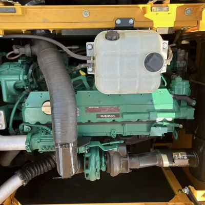 Schwerlastmaschine Volvo EC300 mit robustem Motor