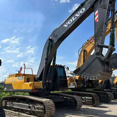 Schwerlastmaschine Volvo EC300 mit robustem Motor